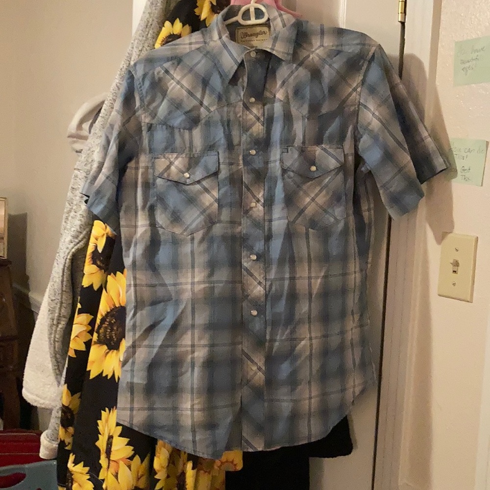 Men’s wrangler button up shirt